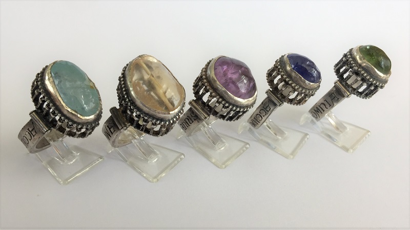 Unikalne średniowieczne pierścionki z fabryki biżuterii