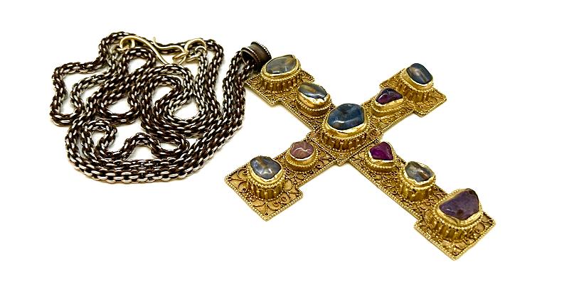 Brustkreuz mit Kette